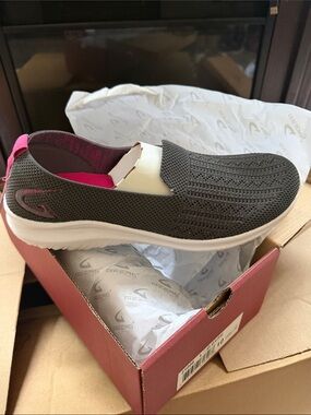 Slip-On Knit Walking Shoe - Grey with Pink